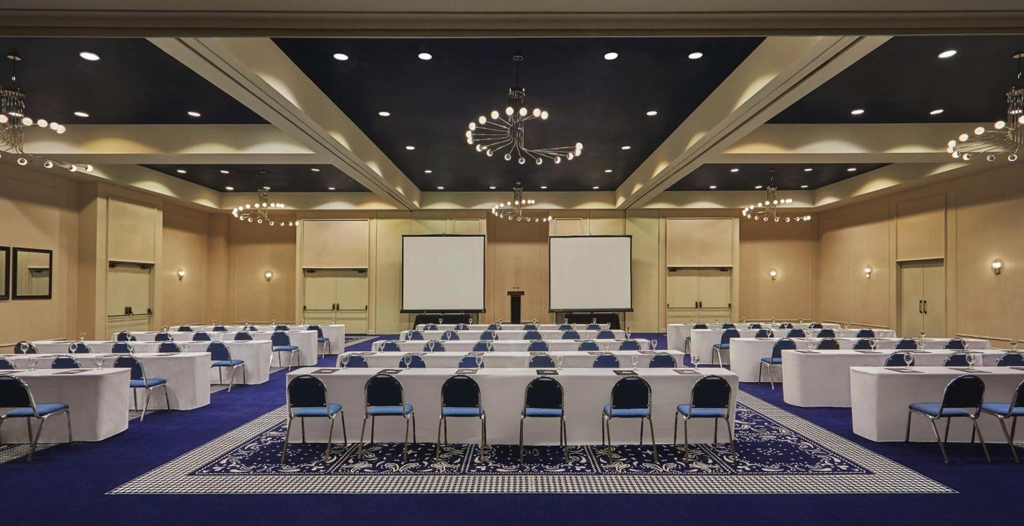 Graduate By Hilton Lincoln Hotel Exterior photo