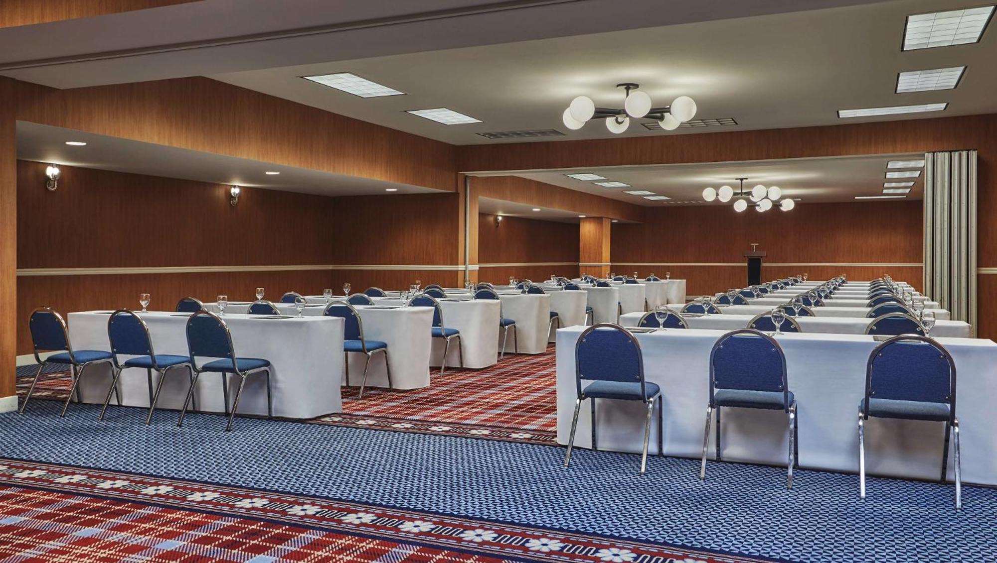 Graduate By Hilton Lincoln Hotel Exterior photo