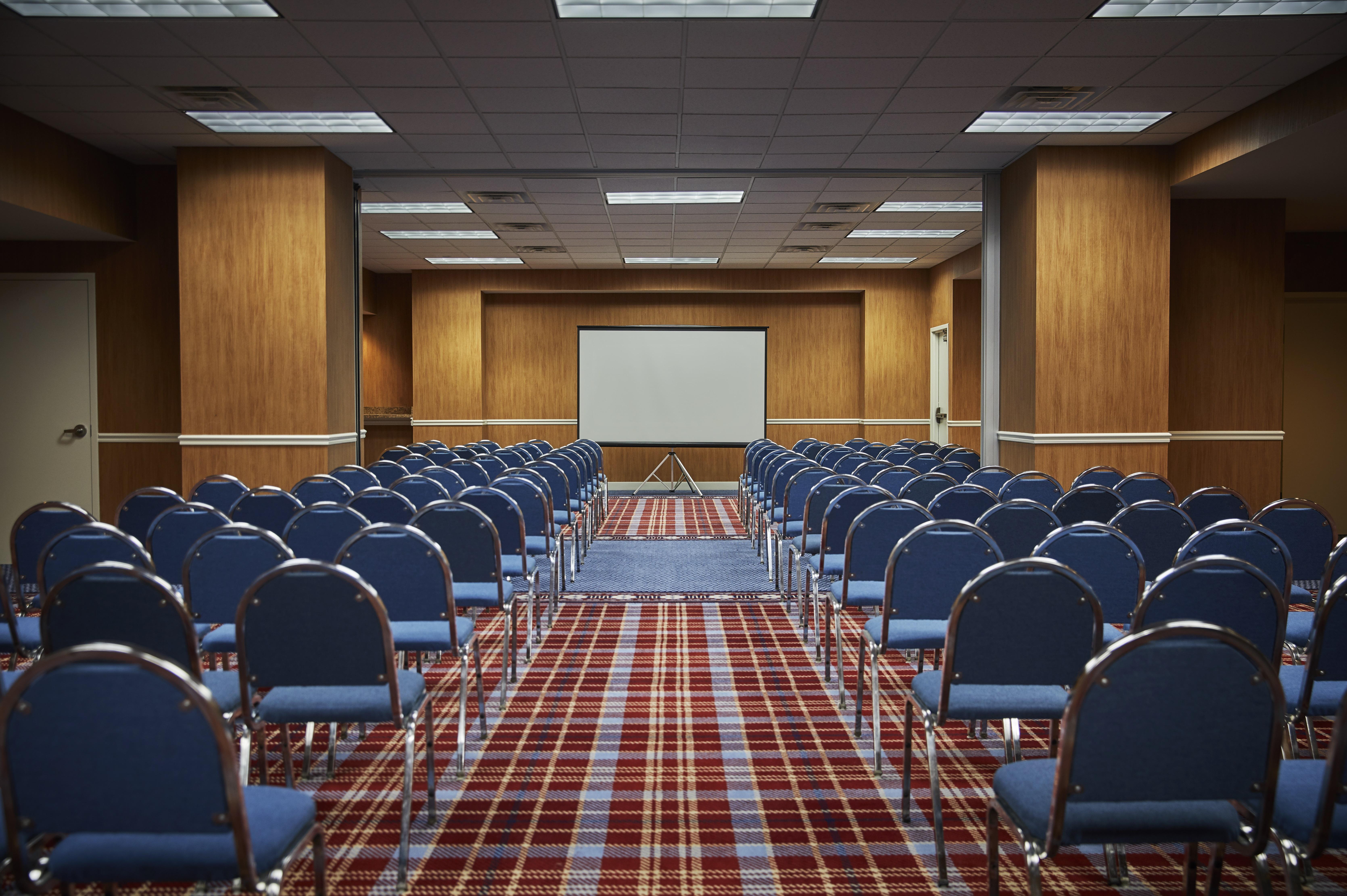 Graduate By Hilton Lincoln Hotel Business photo