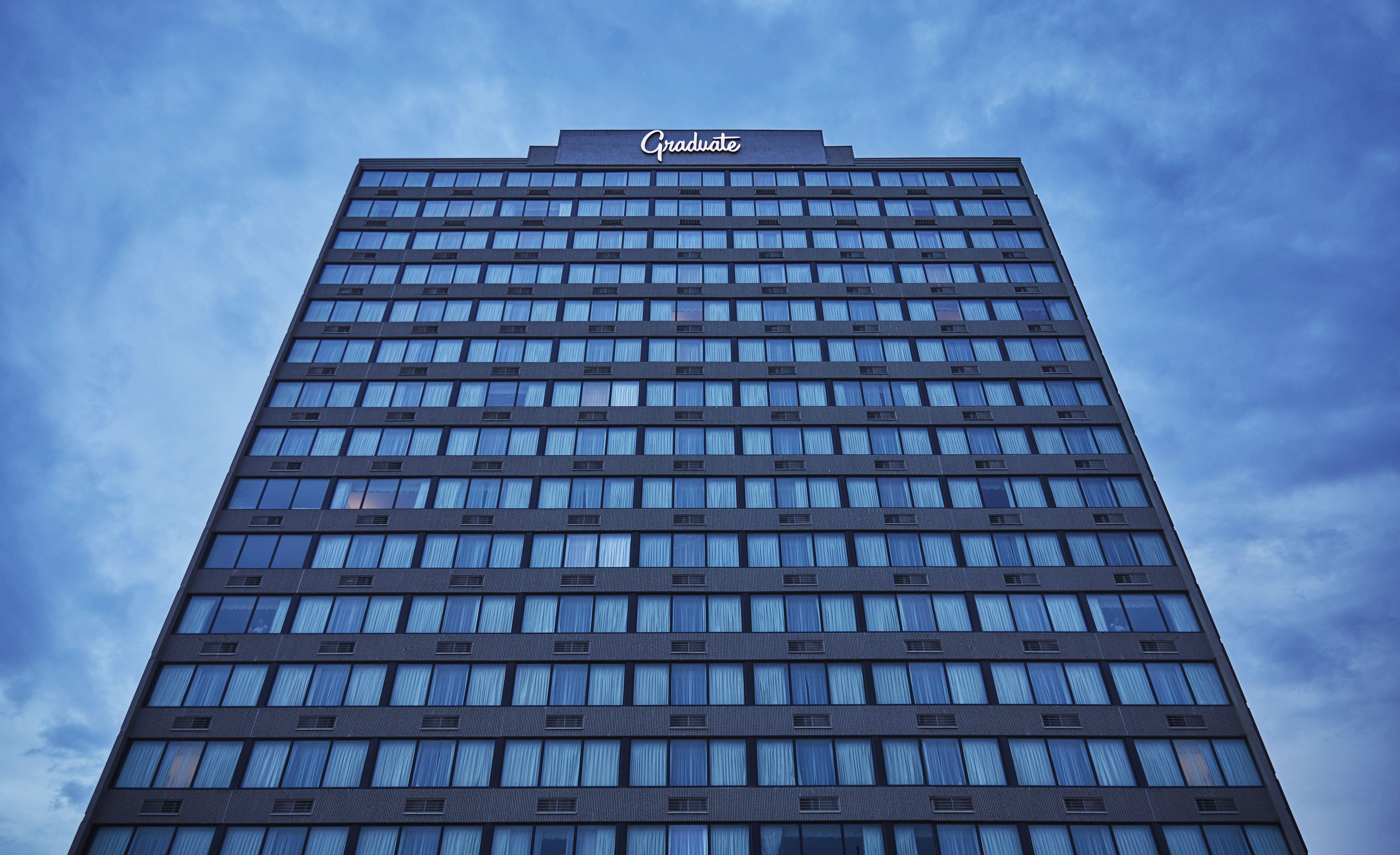Graduate By Hilton Lincoln Hotel Exterior photo